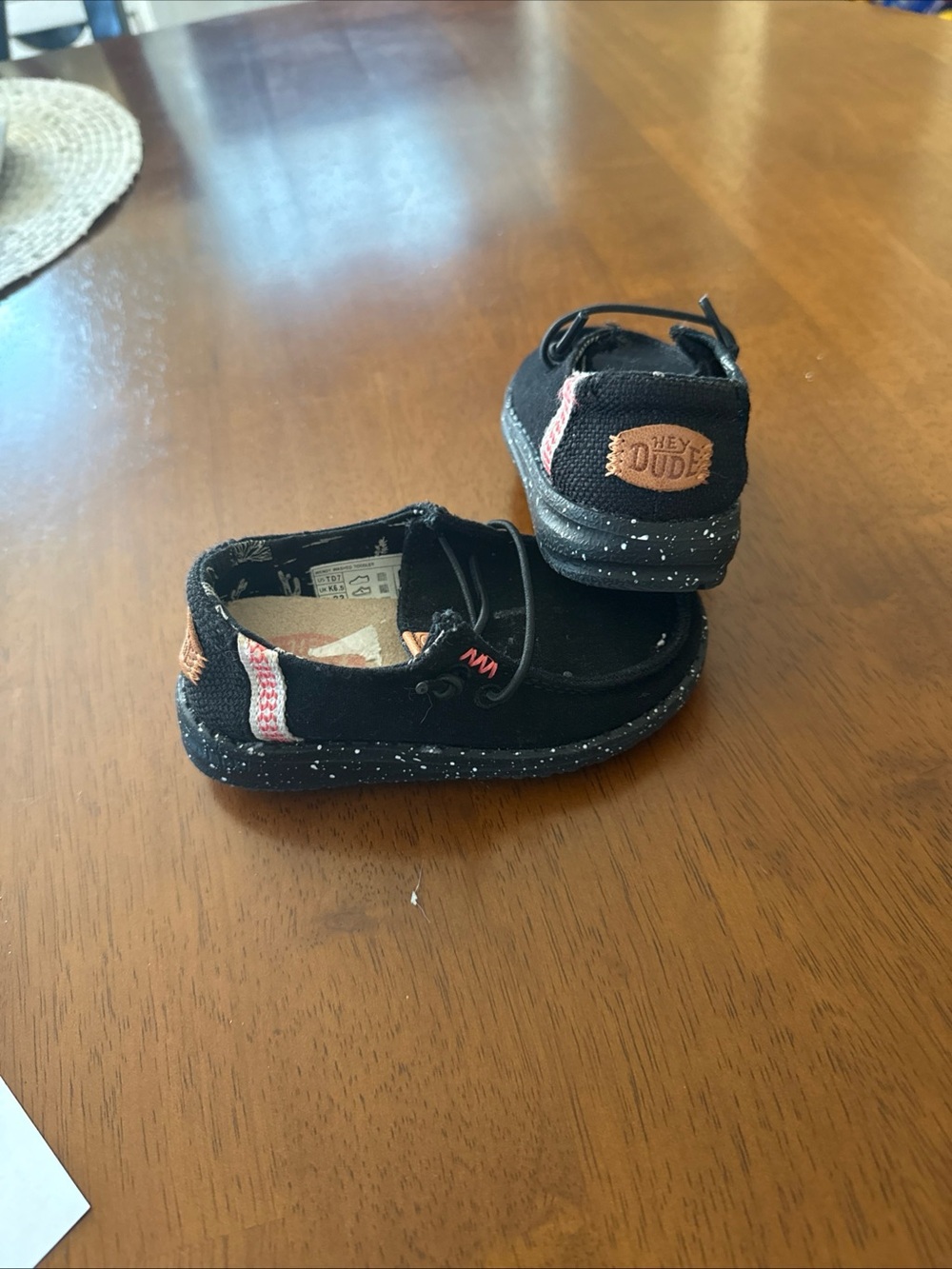 Hey Dude WENDY TODDLER Black Canvas Sneakers with Pink Accents US K7